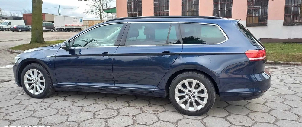 Volkswagen Passat cena 57800 przebieg: 232000, rok produkcji 2017 z Lubawa małe 596